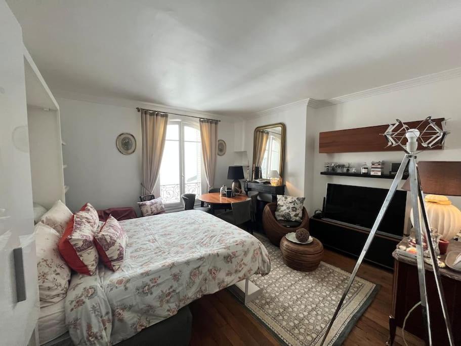 Beautiful & Central Near Champs-elysees * Paris