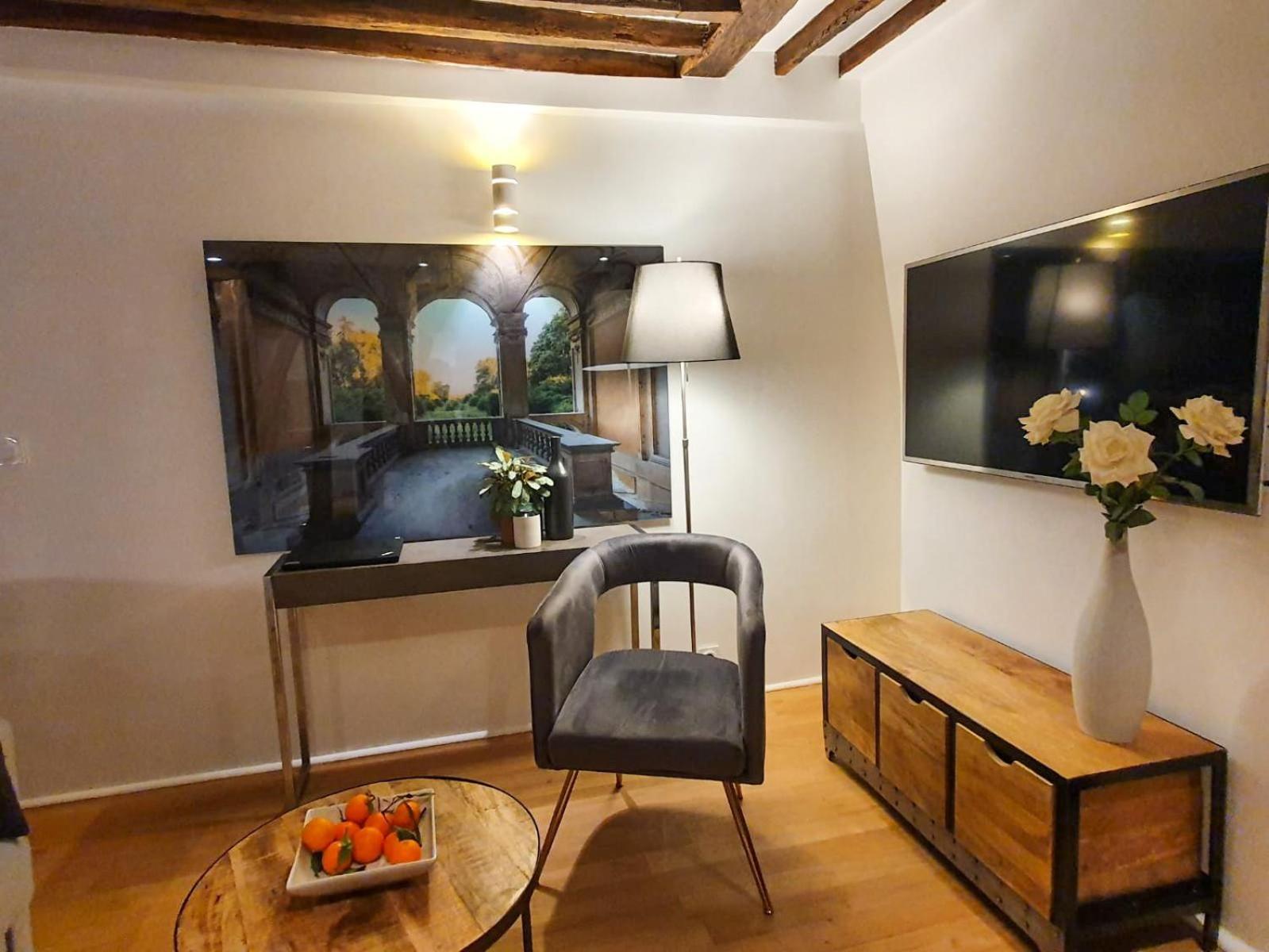 Apartment Charme De L'ancien, Refait A Neuf