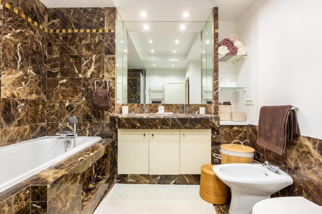 8 Elegant Familial Apartment *