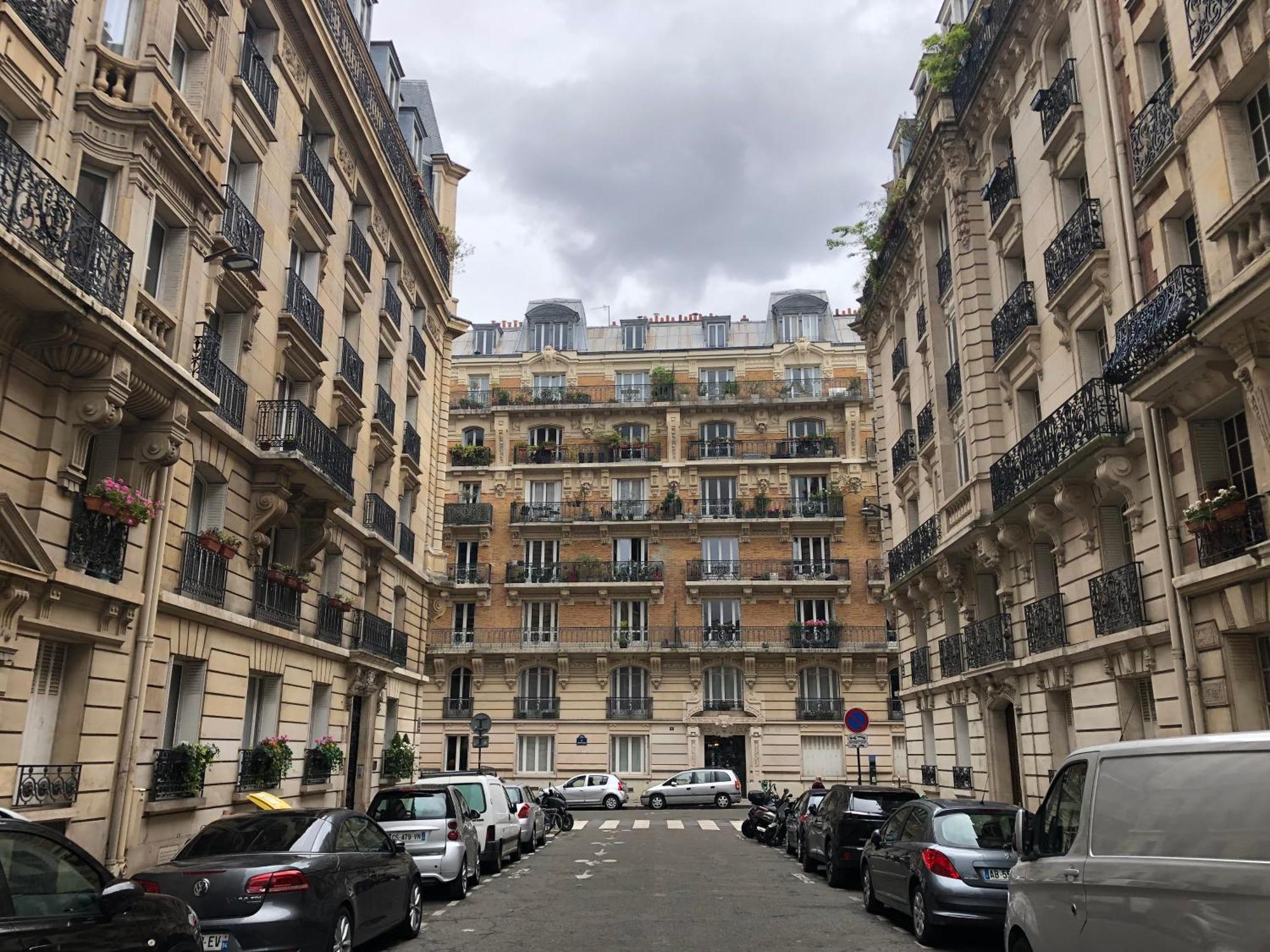 Le Pinky Bird - 15 Pasteur Paris