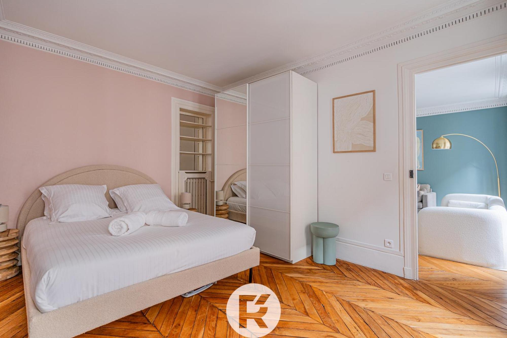 R'apparts T3 9eme L'incontournable * Paris