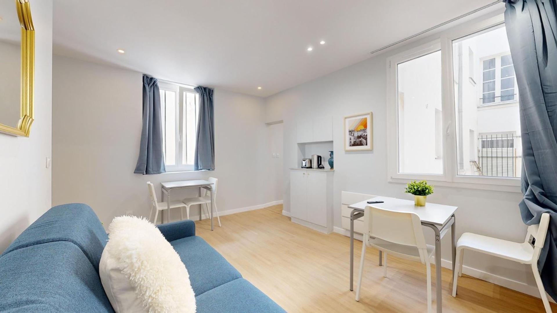 Bluestay 196 - Au Marais *