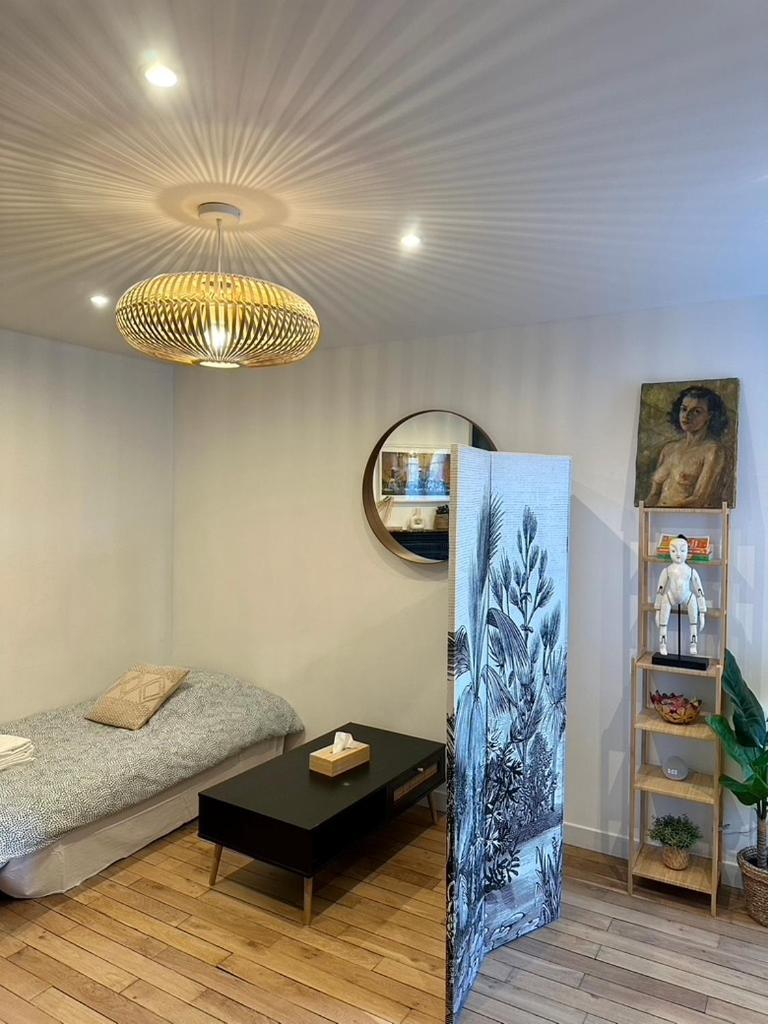 Appartement Rare D'architecte En De Montmartre Paris