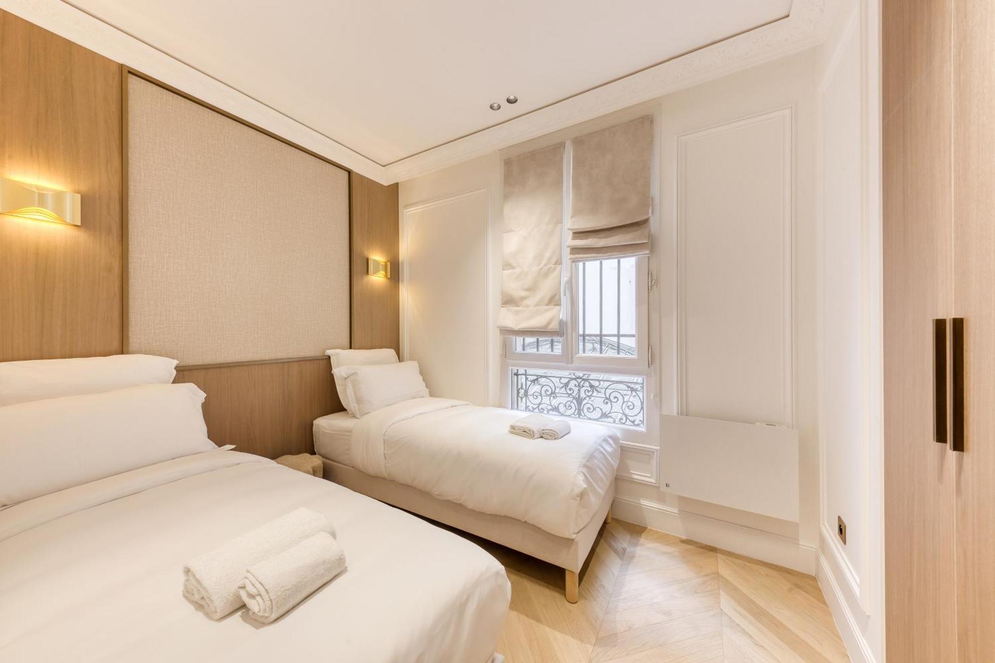 Prestige L 3ch L 2sdb L Clim L Louvre Apartment Paris