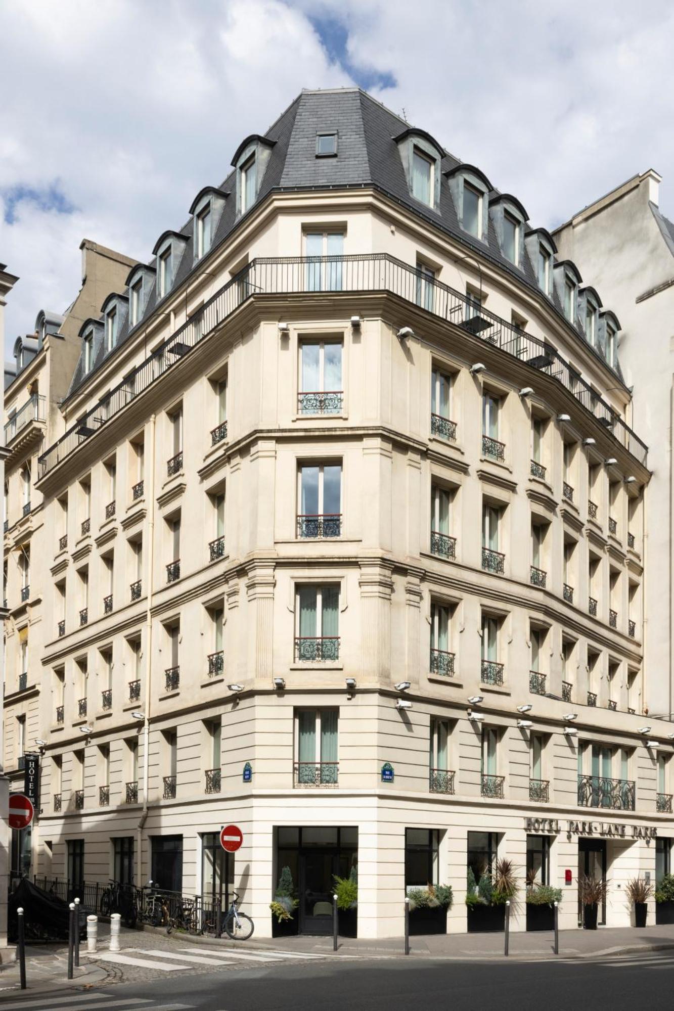 Park Lane Hotel 4*