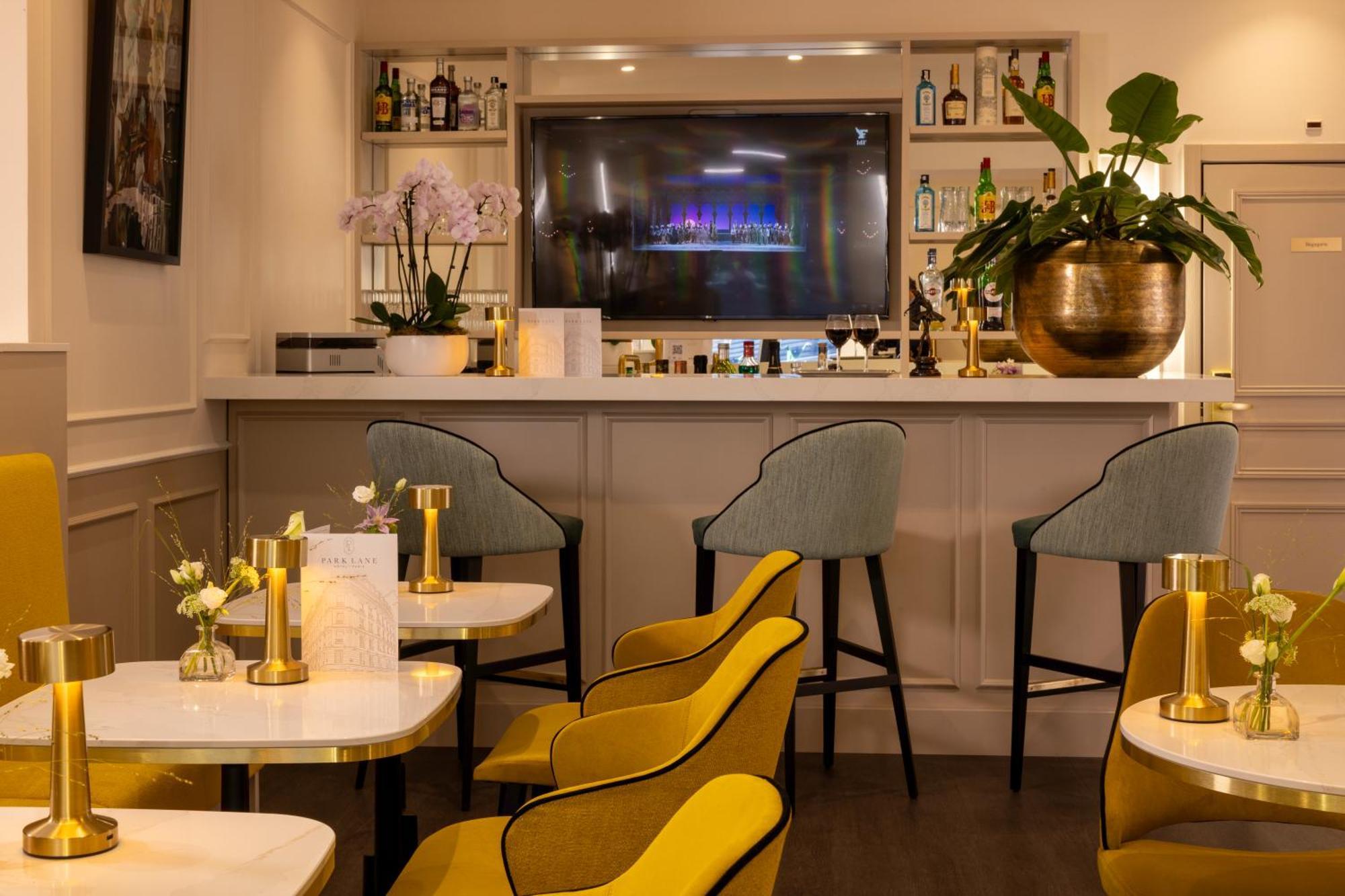 Park Lane Hotel 4*