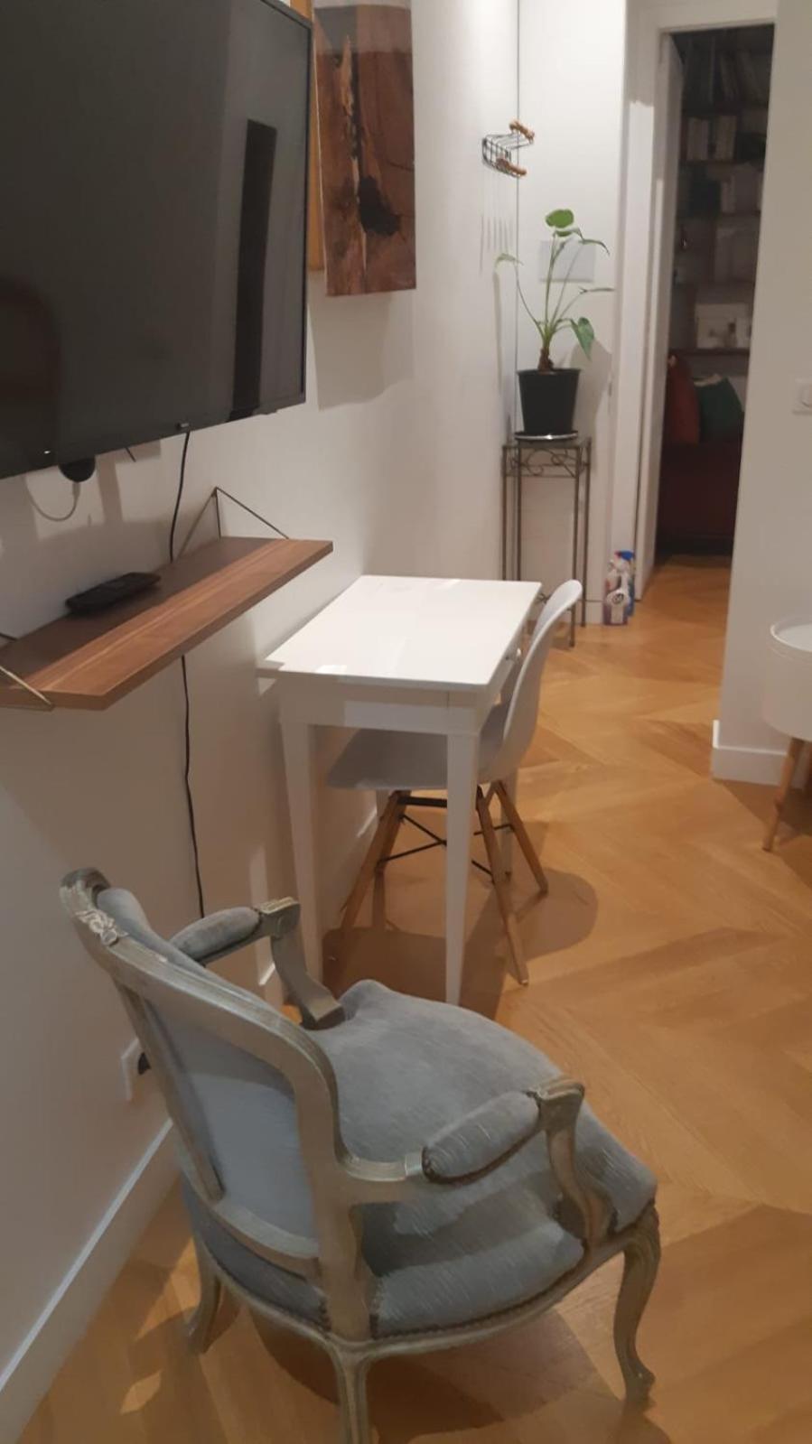 Au Coeur Du Quartier Latin Séjour chez l'habitant *