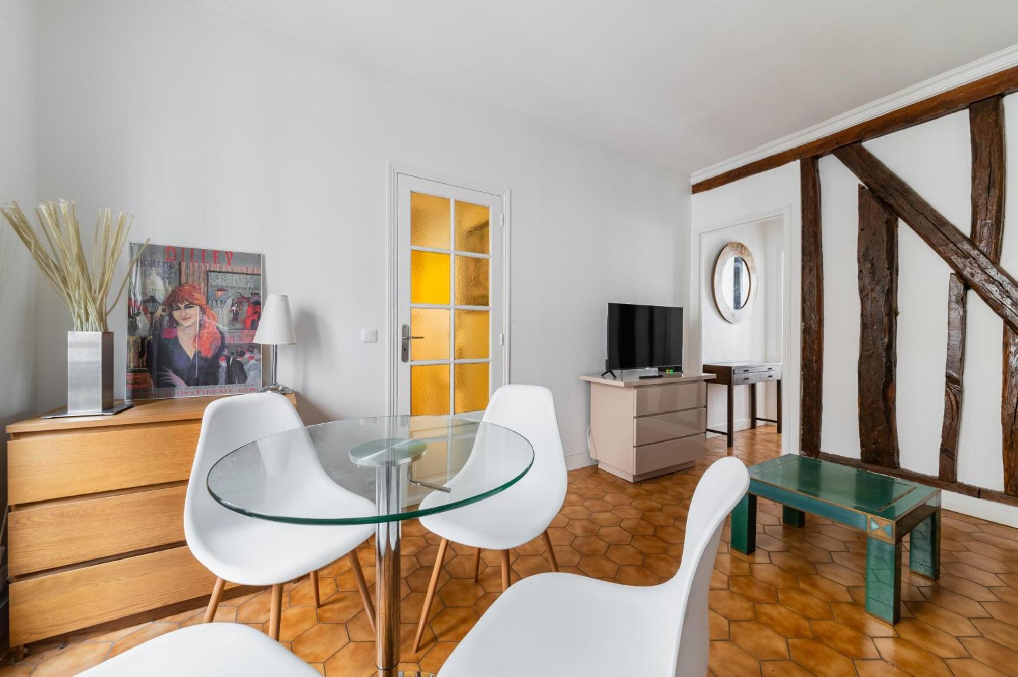 Appartement Entre Moulin-rouge Et Sacre-coeur *