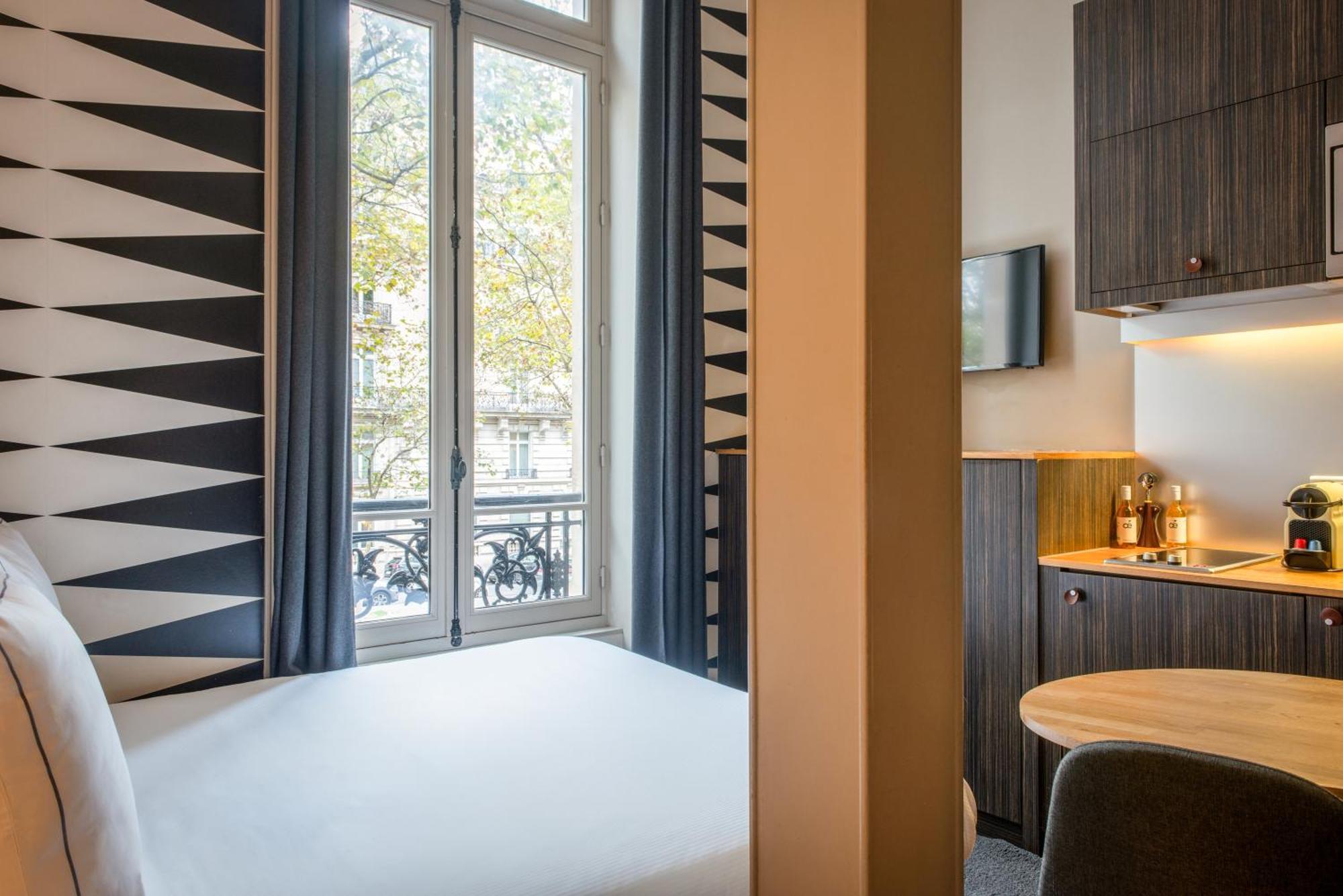 Helzear Champs-elysees 4*
