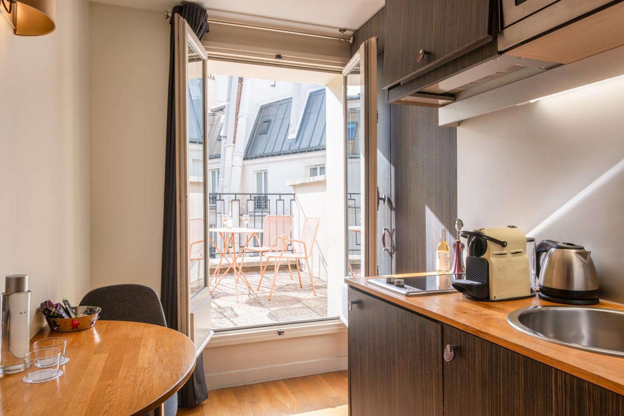 Hotel Helzear Champs-elysees 4*