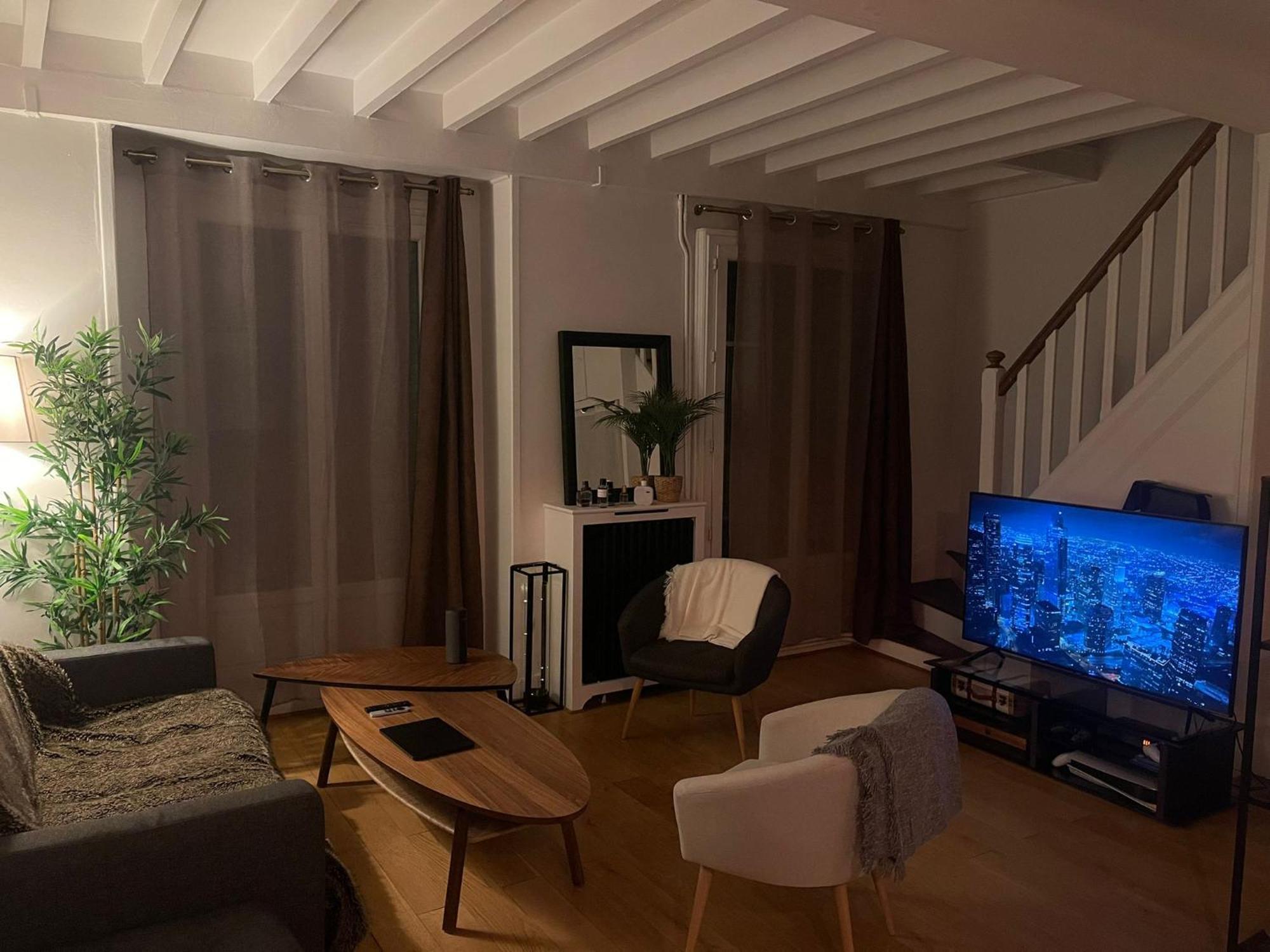 Magnifique Tour Eiffel Appartement