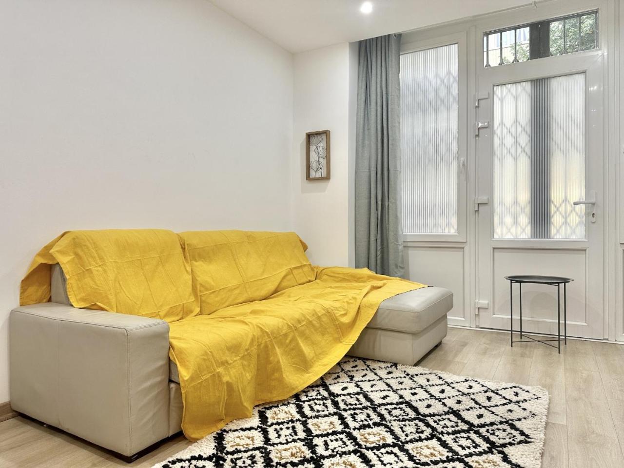 Apartment Modern Comfort In 15th District In Lakanal *