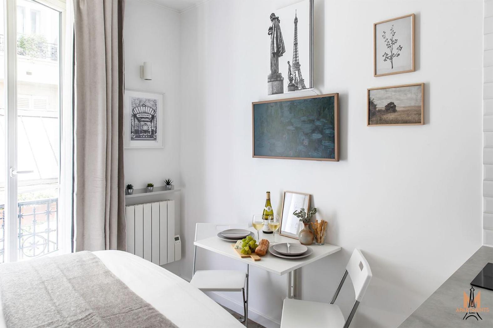 Apartment Montmartre Chagall Paris