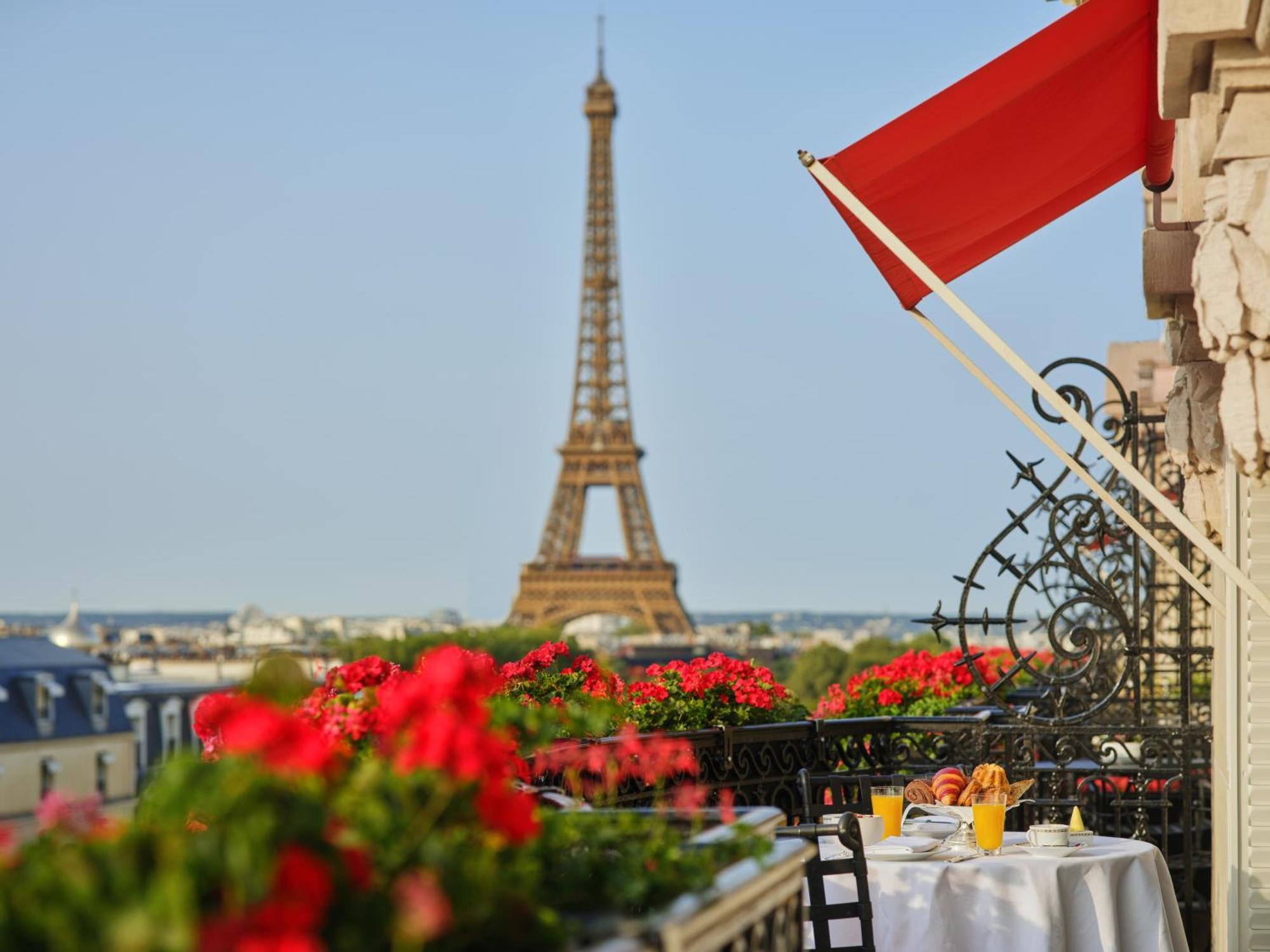 Plaza Athenee - Dorchester Collection Paris
