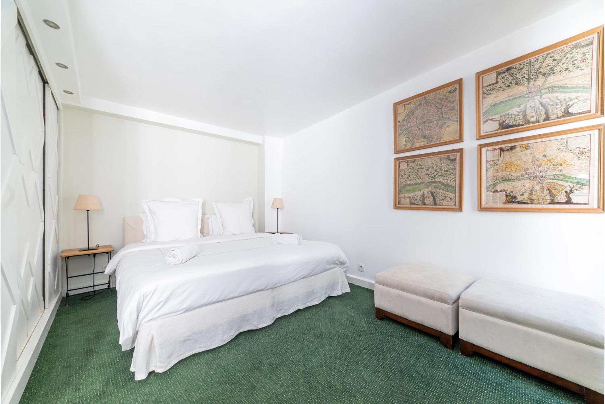Apartment Odeon Paris