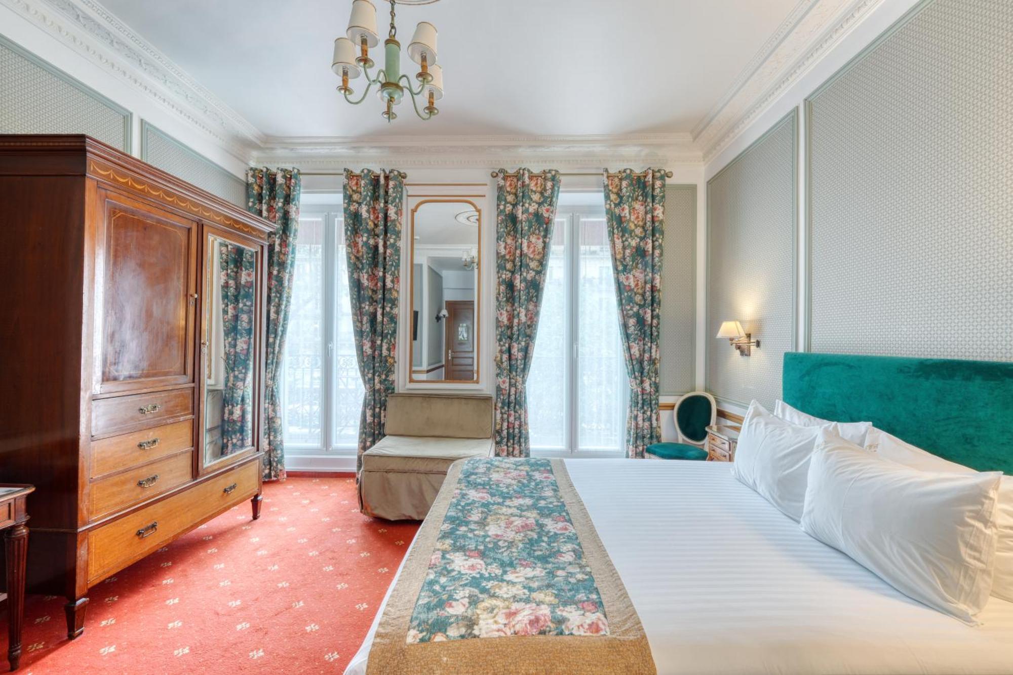 Belfast Hotel 4*
