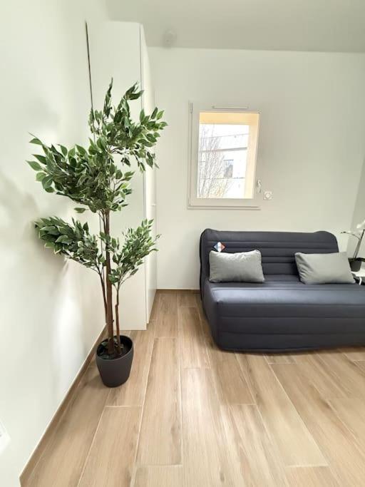 Dans Le 16e Apartment