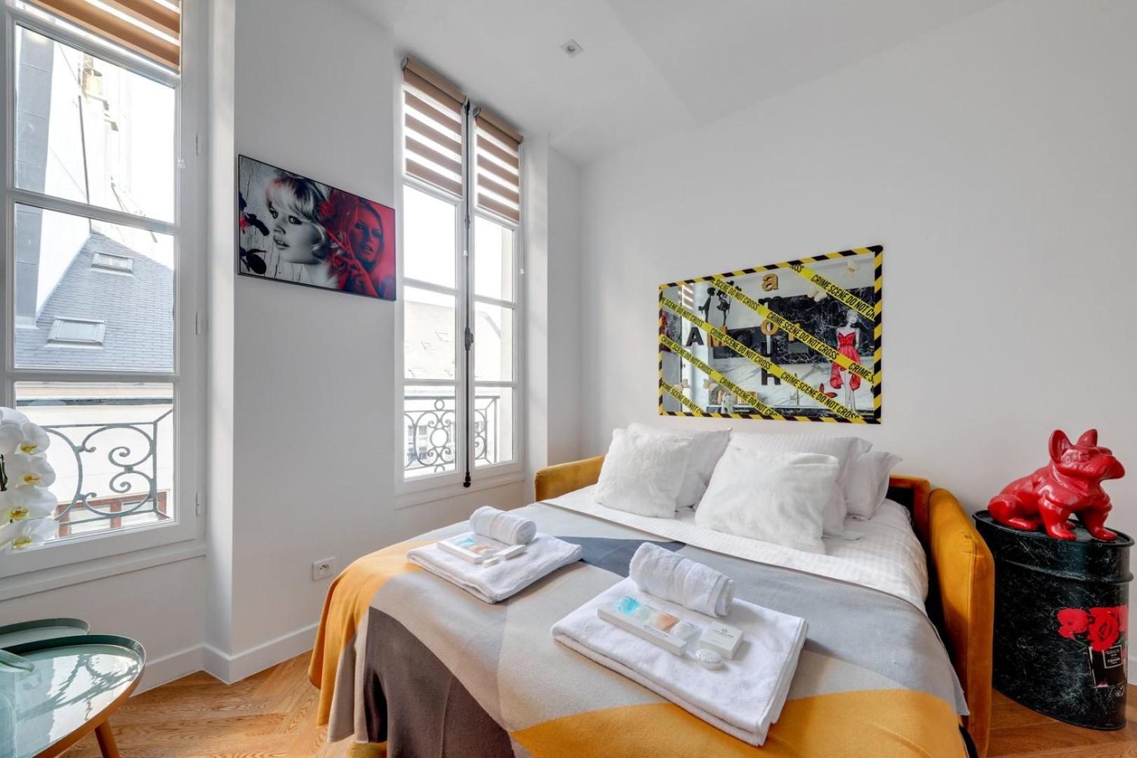208-suite Guerlain * Paris
