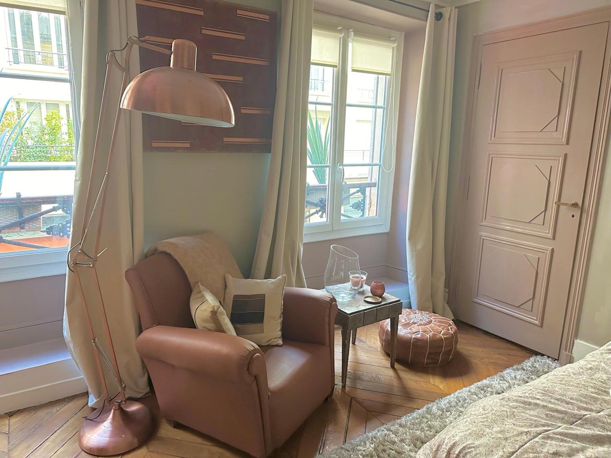Miro Mirage Apartment