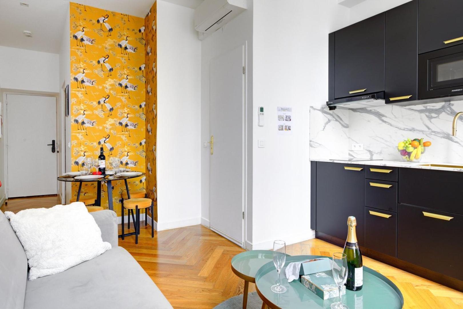 Apartment 210 Chanel - Superb In