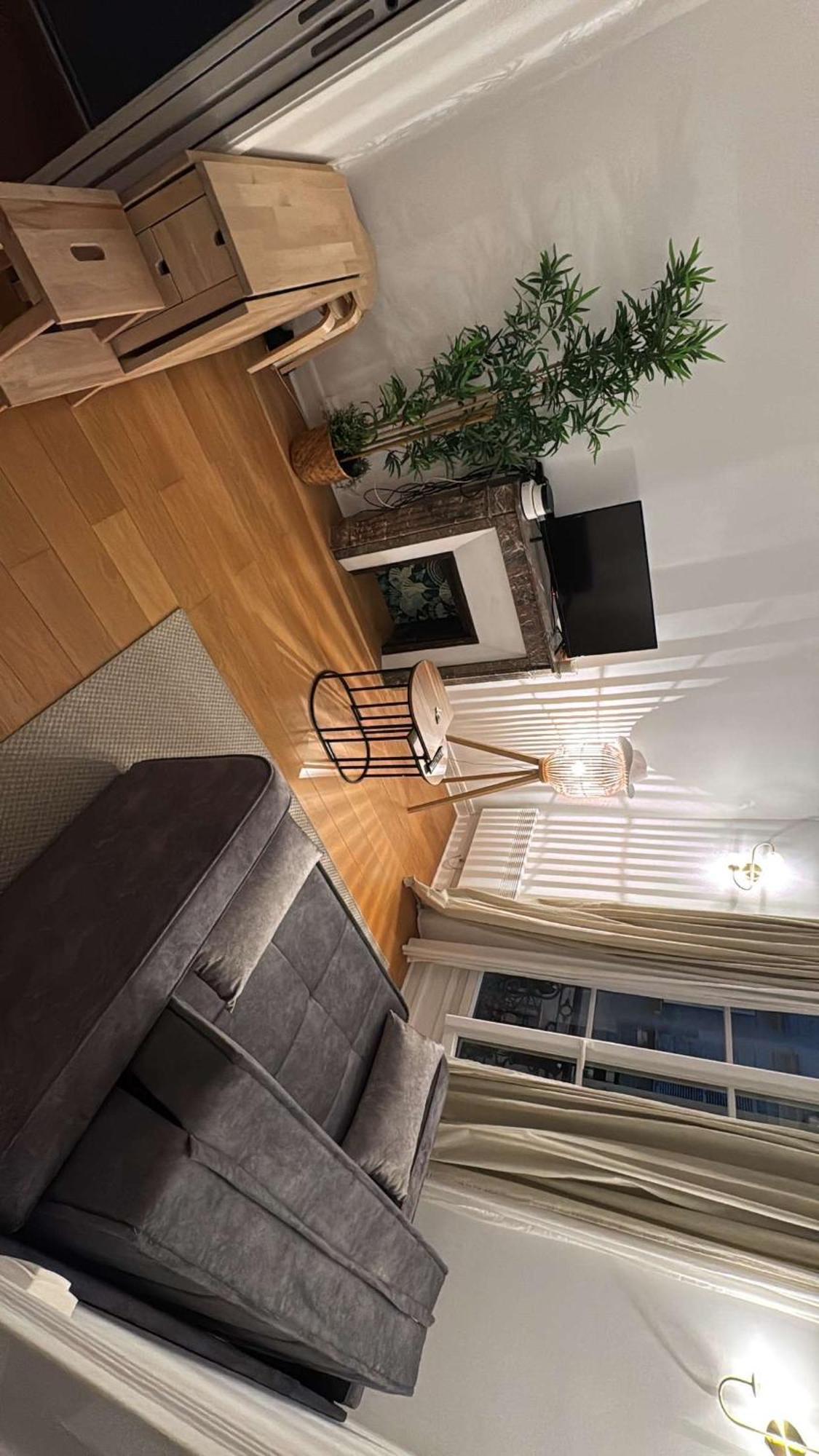 Apartment 16