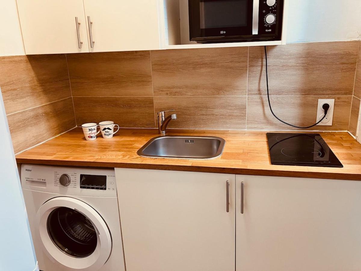 A 2min Du Metro Apartment Paris