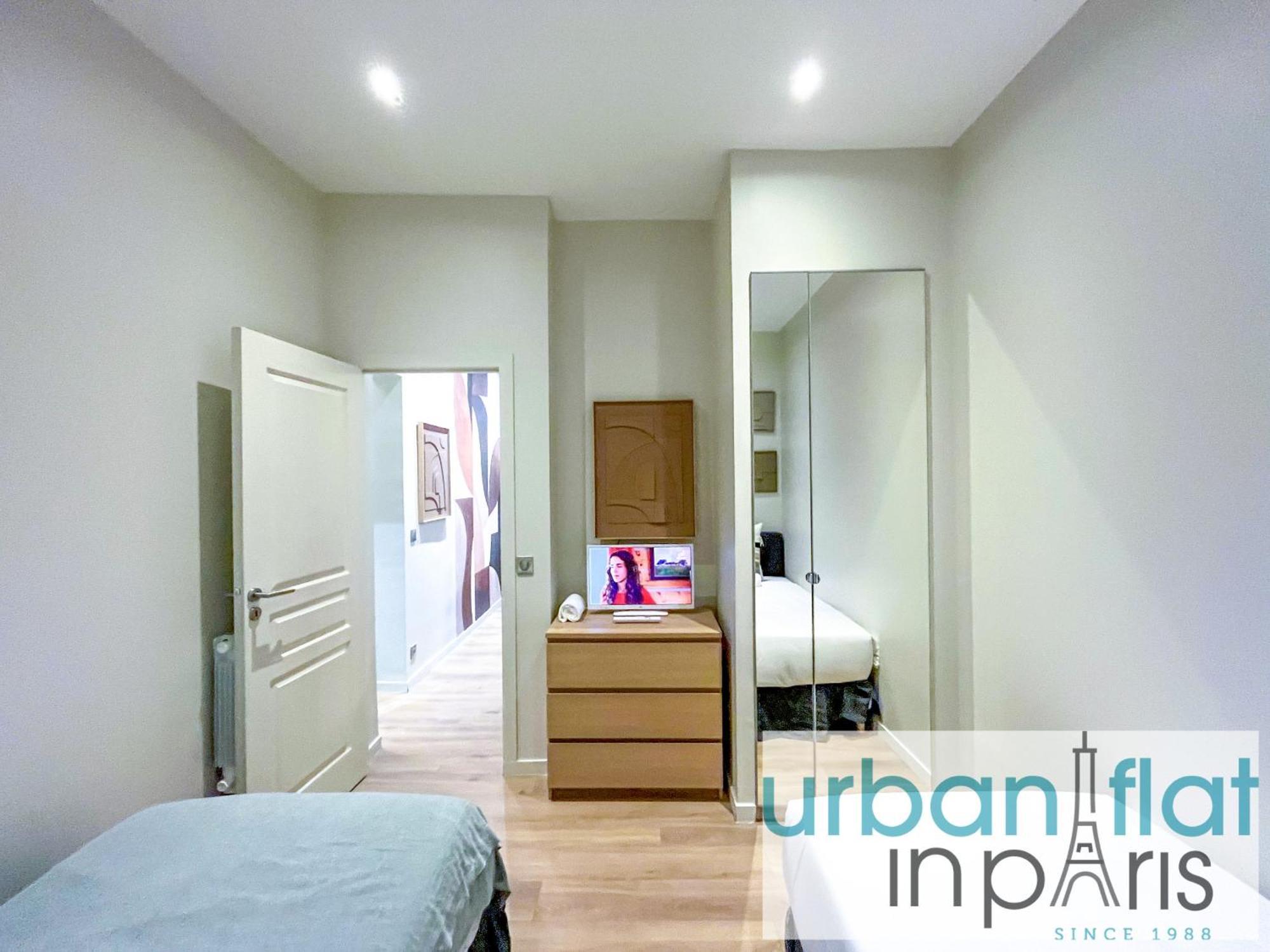 Urban Flat 63 - Beautiful 3 Bedroom Flat Champs-elysees Apartment