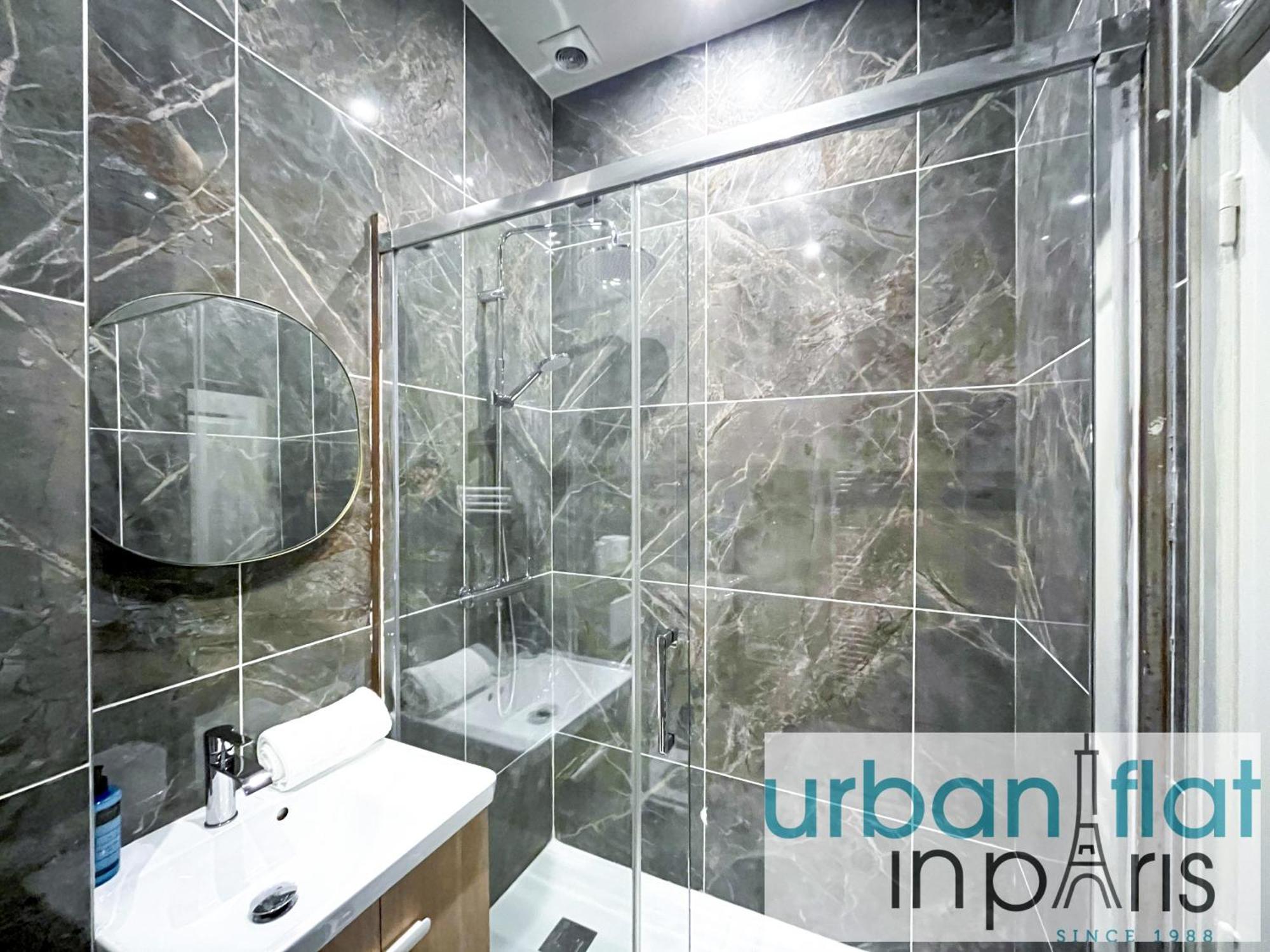 Urban Flat 63 - Beautiful 3 Bedroom Flat Champs-elysees