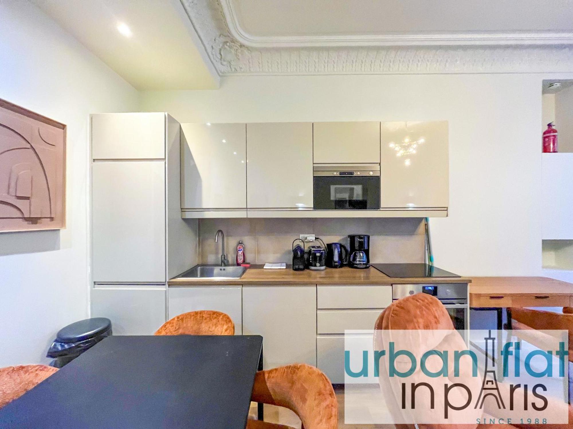 Apartment Urban Flat 63 - Beautiful 3 Bedroom Flat Champs-elysees