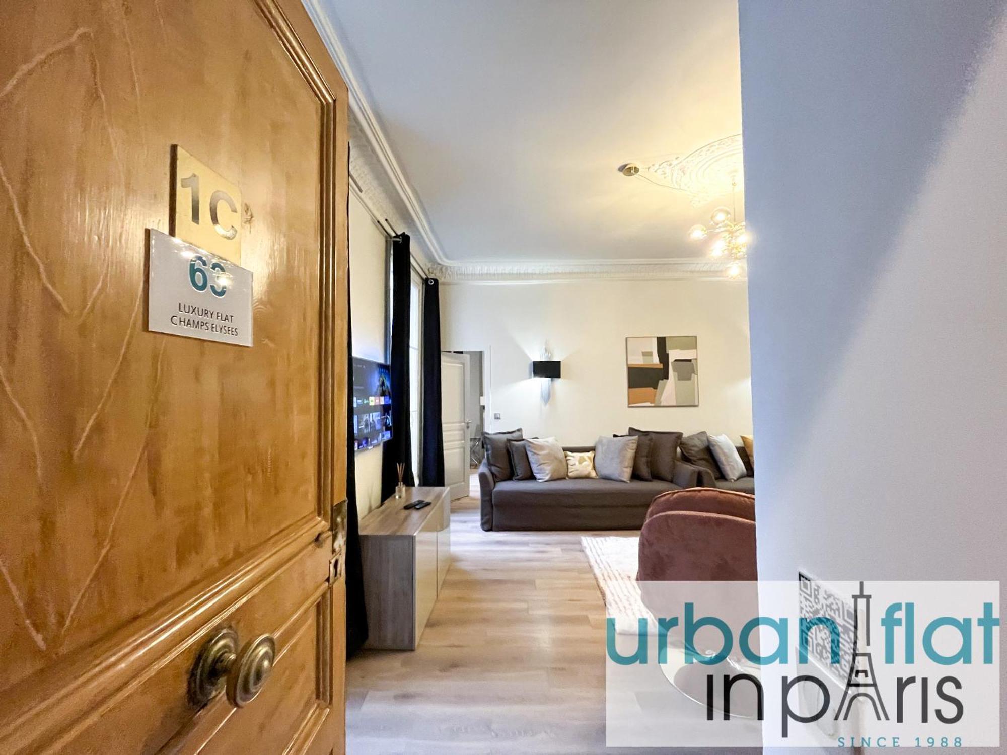 Urban Flat 63 - Beautiful 3 Bedroom Flat Champs-elysees Apartment *