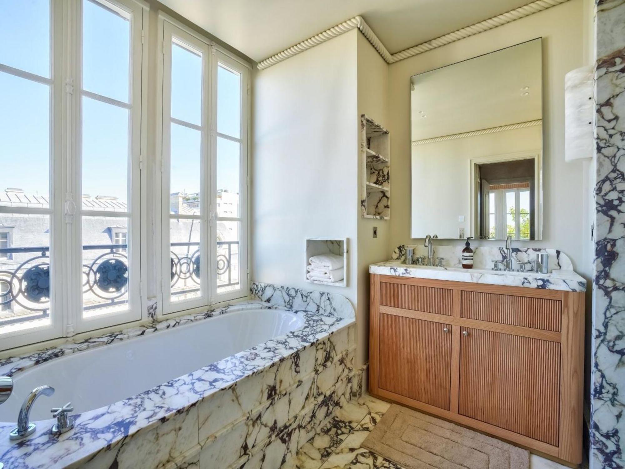 Luxury Duplex - 4bdr 8p-tour Eiffel- Bail Mobilite Paris