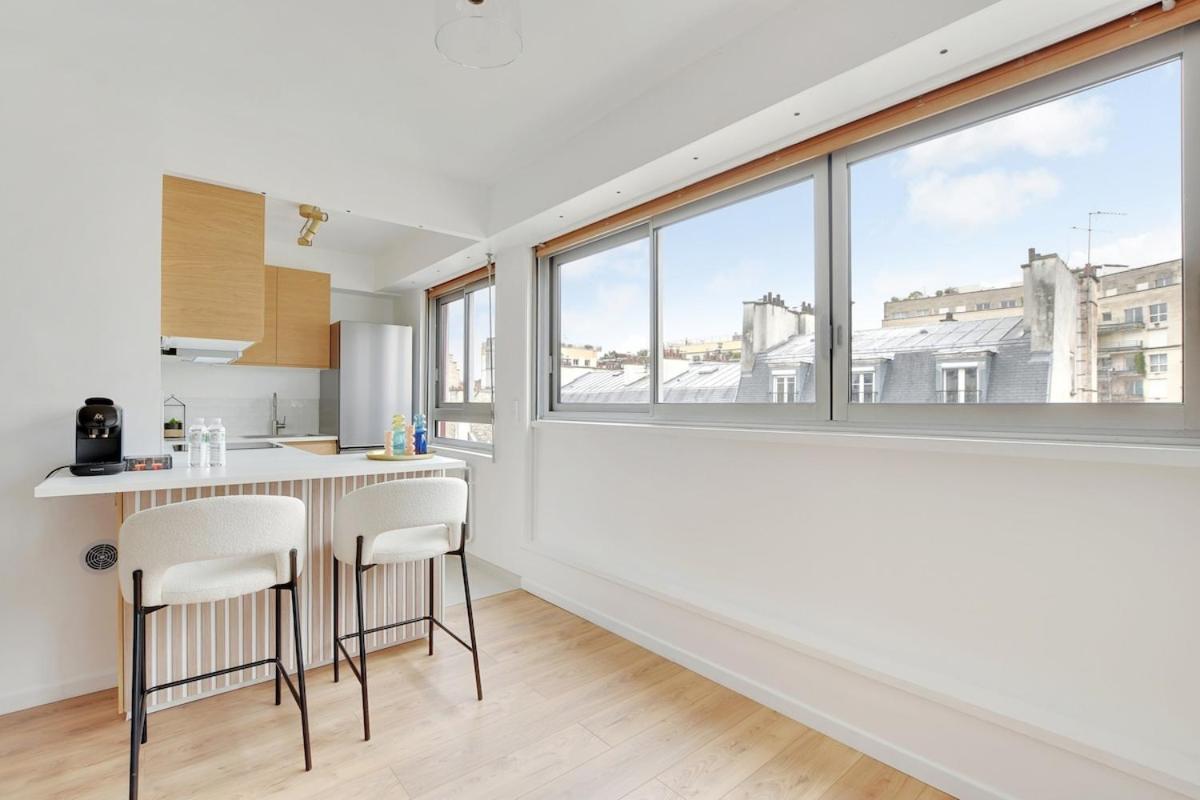 Eiffel Tower - Passy Apartment