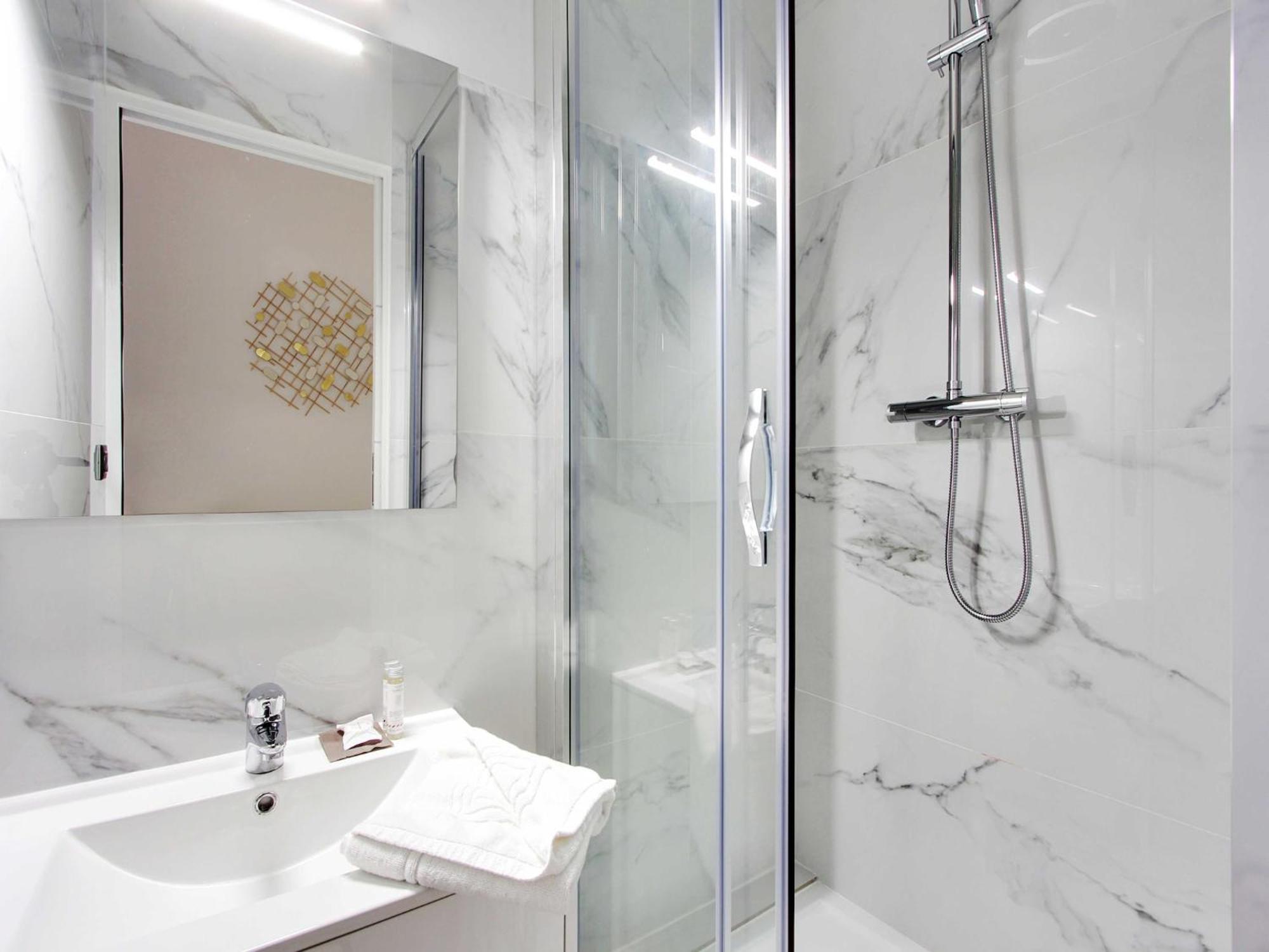 Super 3bdr W Terrace - Pereire - Mobility Lease Apartment Paris