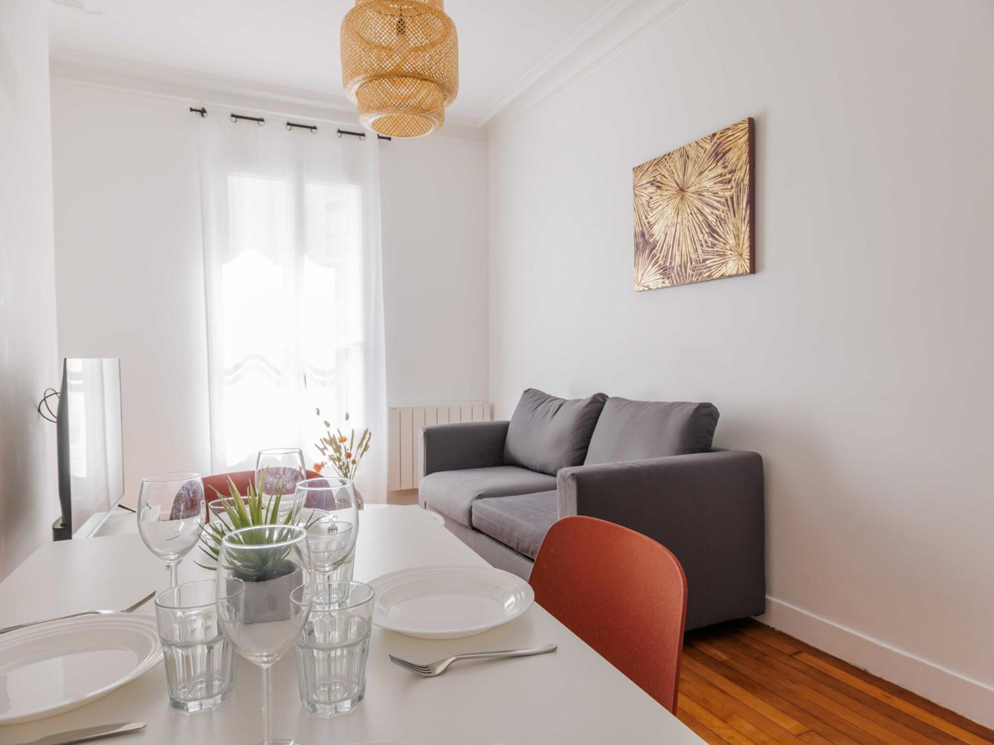 Appt 1 Bdr 2p Proche Buttes Chaumont Paris