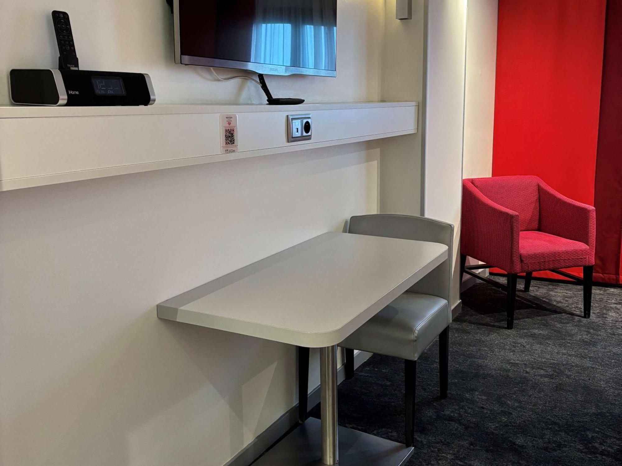 Hotel Mercure Montmartre Sacré Coeur 4*