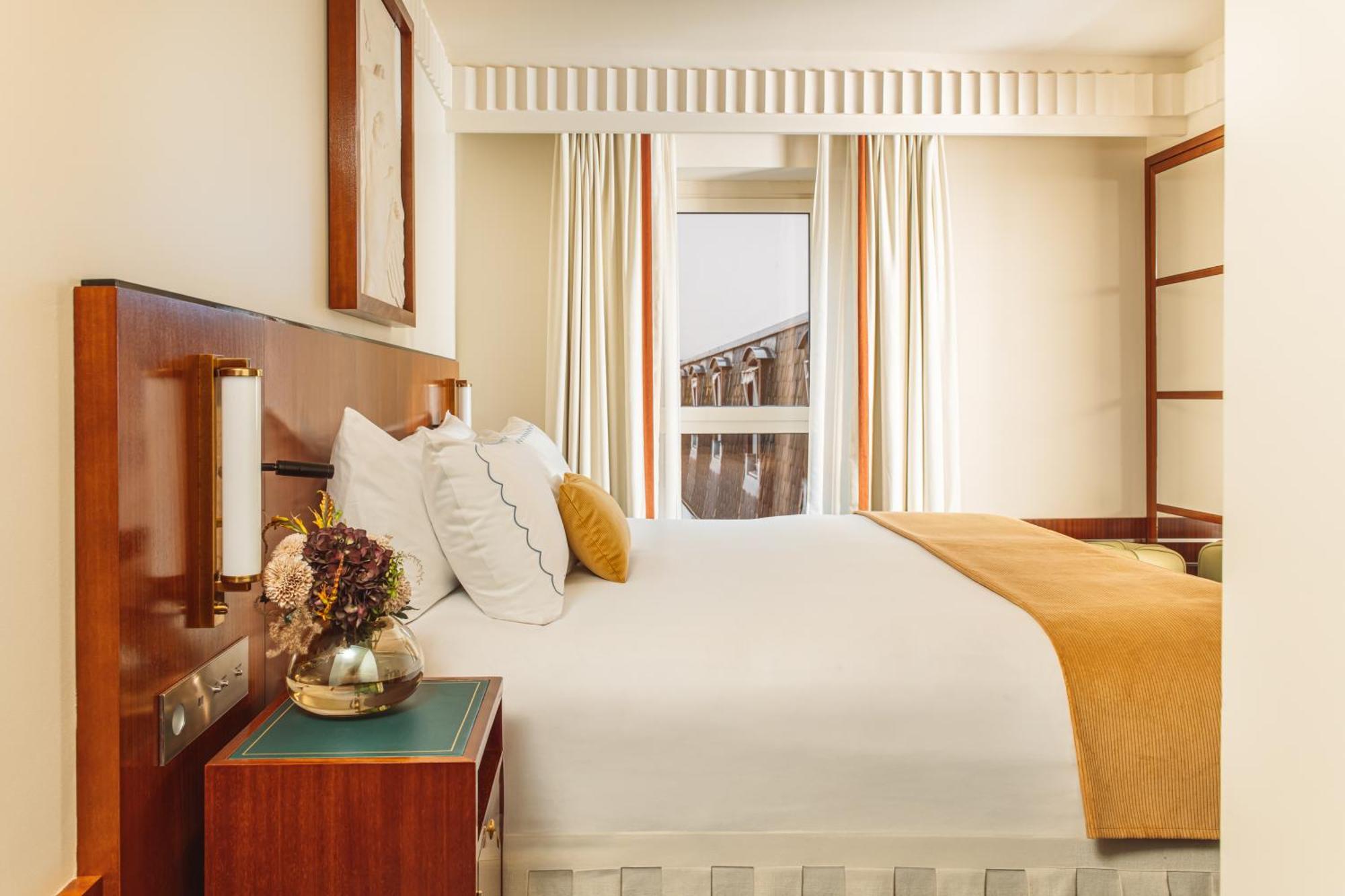 Hotel Saint Germain Des Prés 4*
