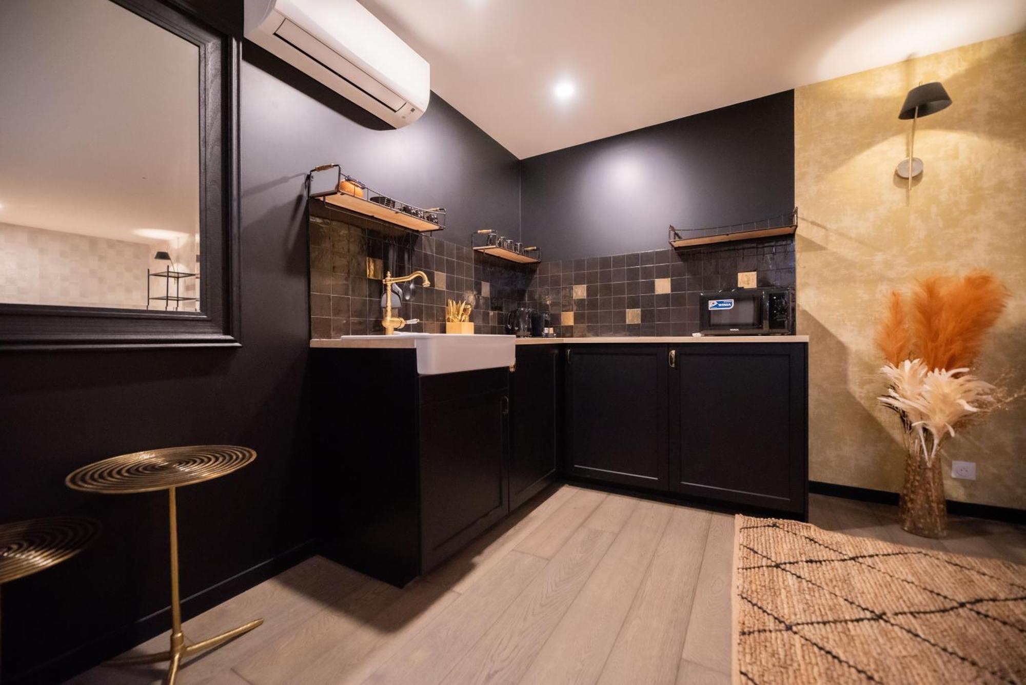 Monsieur Montmartre - Moulin Rouge Apartment Paris