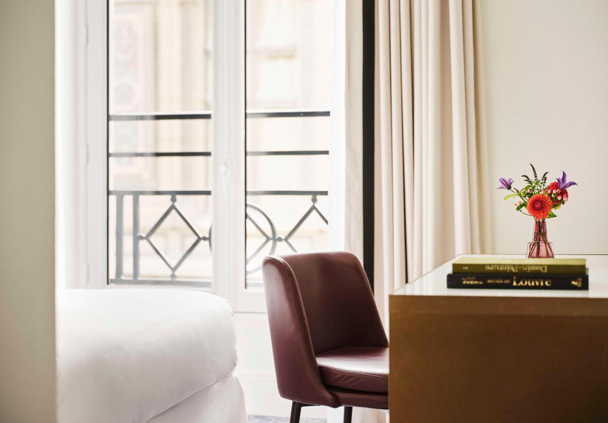 Du Louvre, In The Unbound Collection By Hyatt