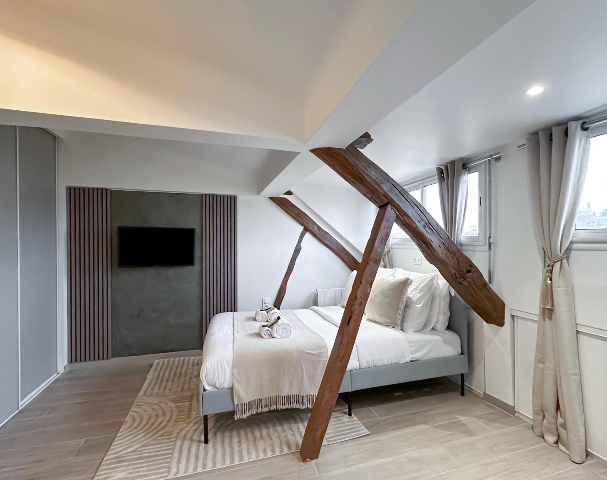 Apartment Brand New Near La Madeleine ! *