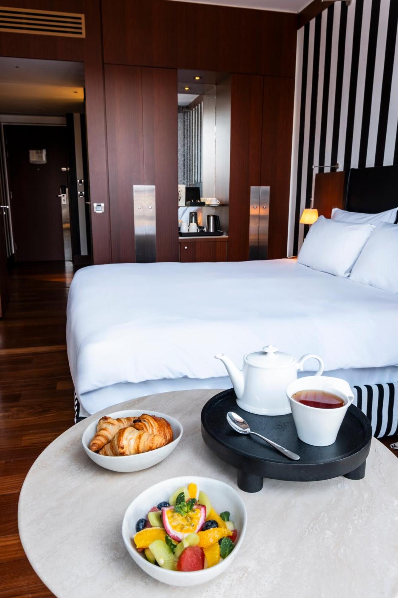 Hotel Grand Champs-elysees 5*