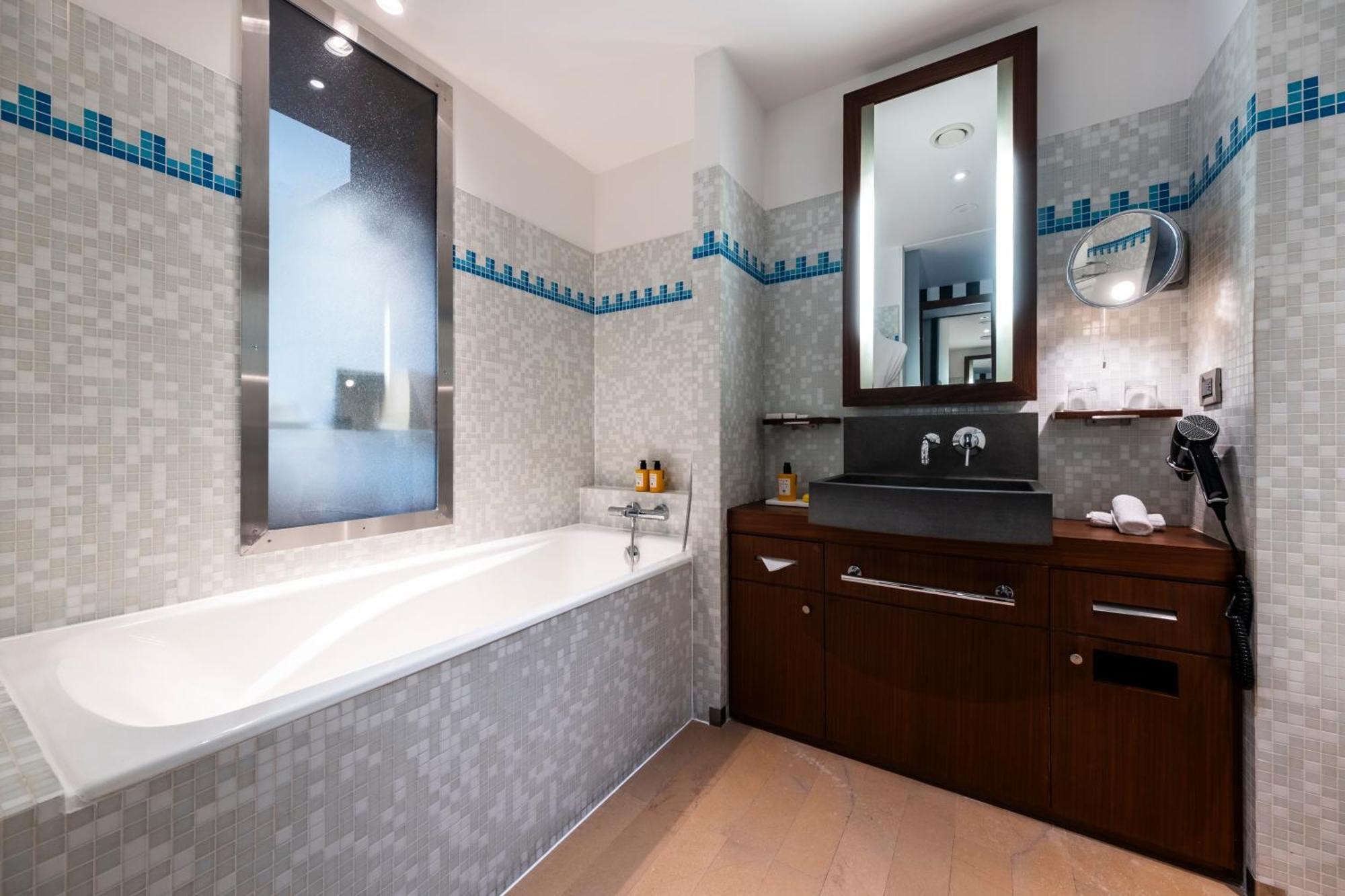 Grand Champs-elysees Hotel