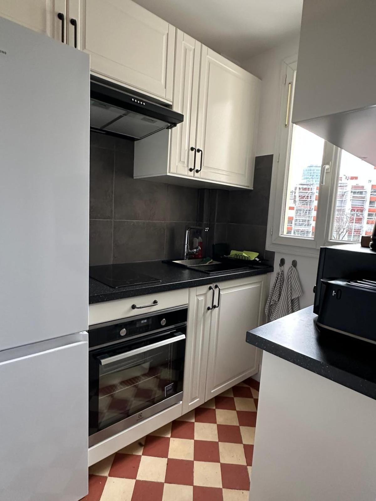 Magnifique 2 Pieces Renove A Neuf, 15, Idealement Situe Apartment