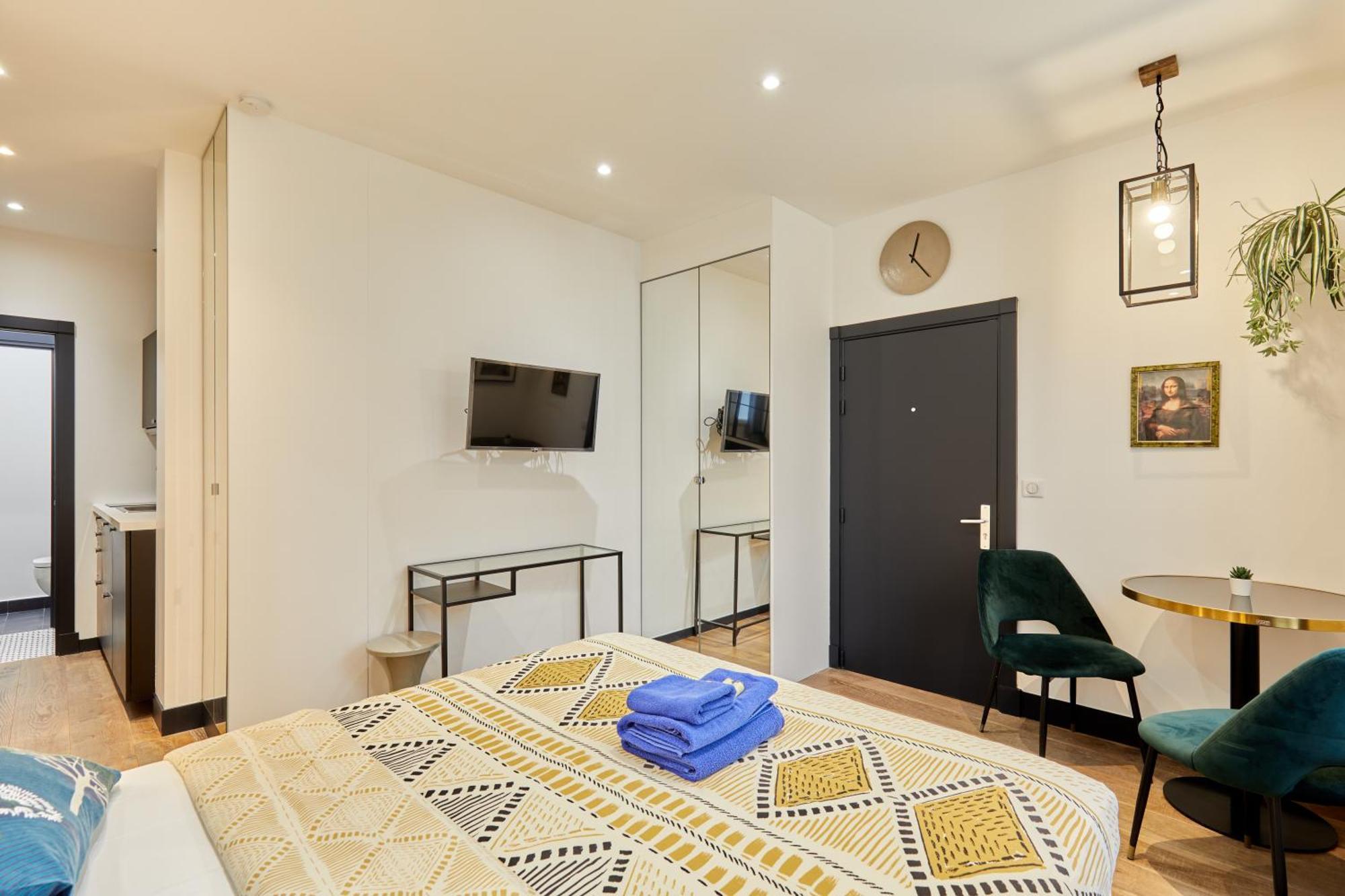 Appartement Rent A - Alma Paris