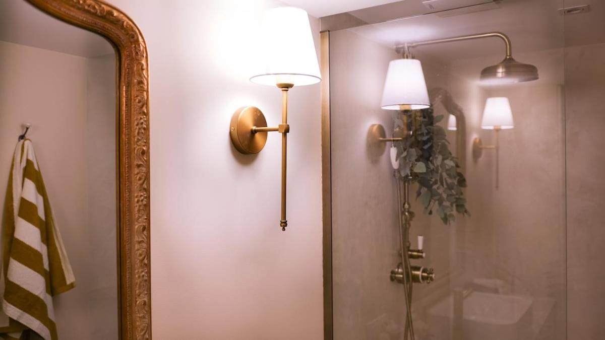 Vendome Parisian Elegance With A Patio Apartment