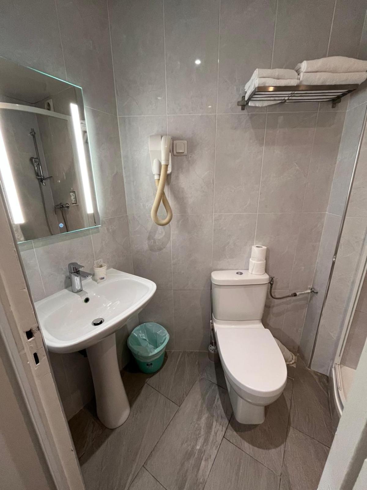 Hipotel Voltaire Bastille Hotel 3*