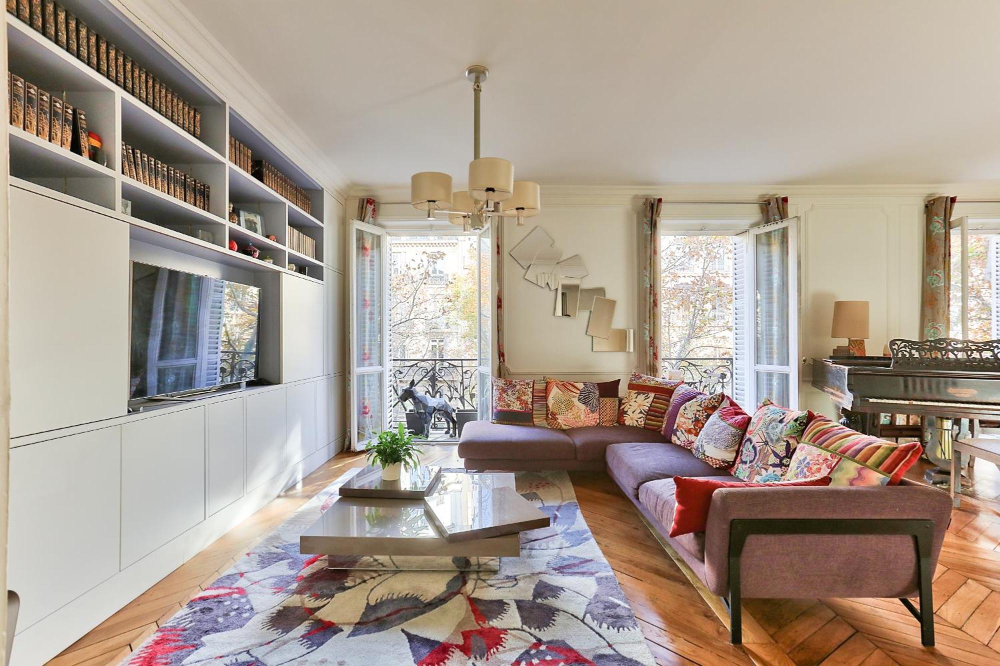 140m2 Proche Des Champs Elysees Appartement