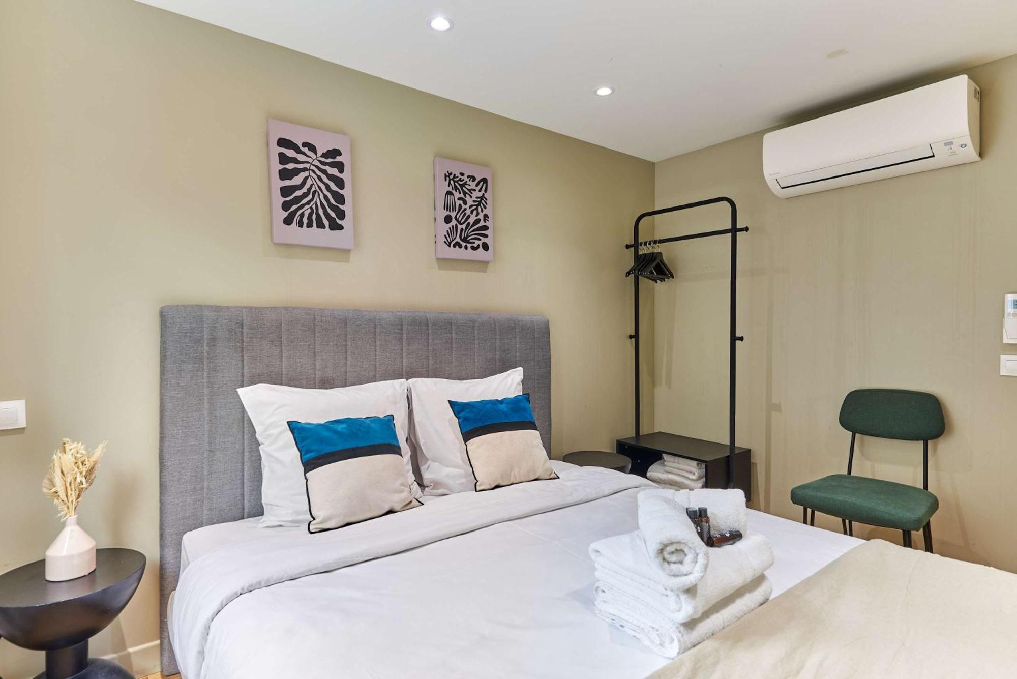 Apartment Center Of By Prestige Paris
