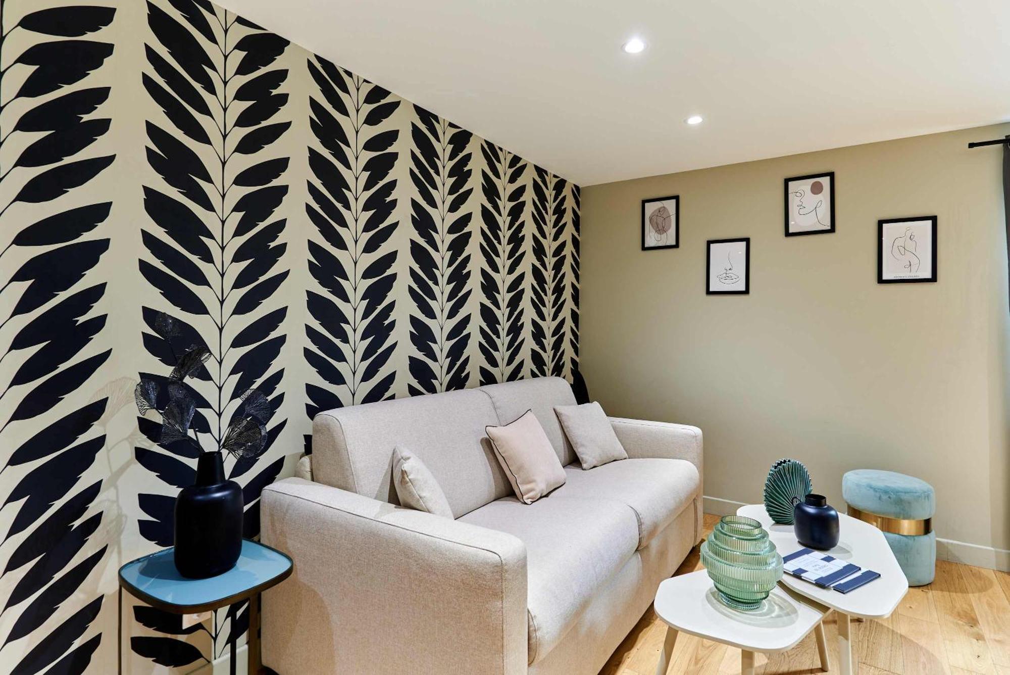 Center Of By Prestige Apartment *