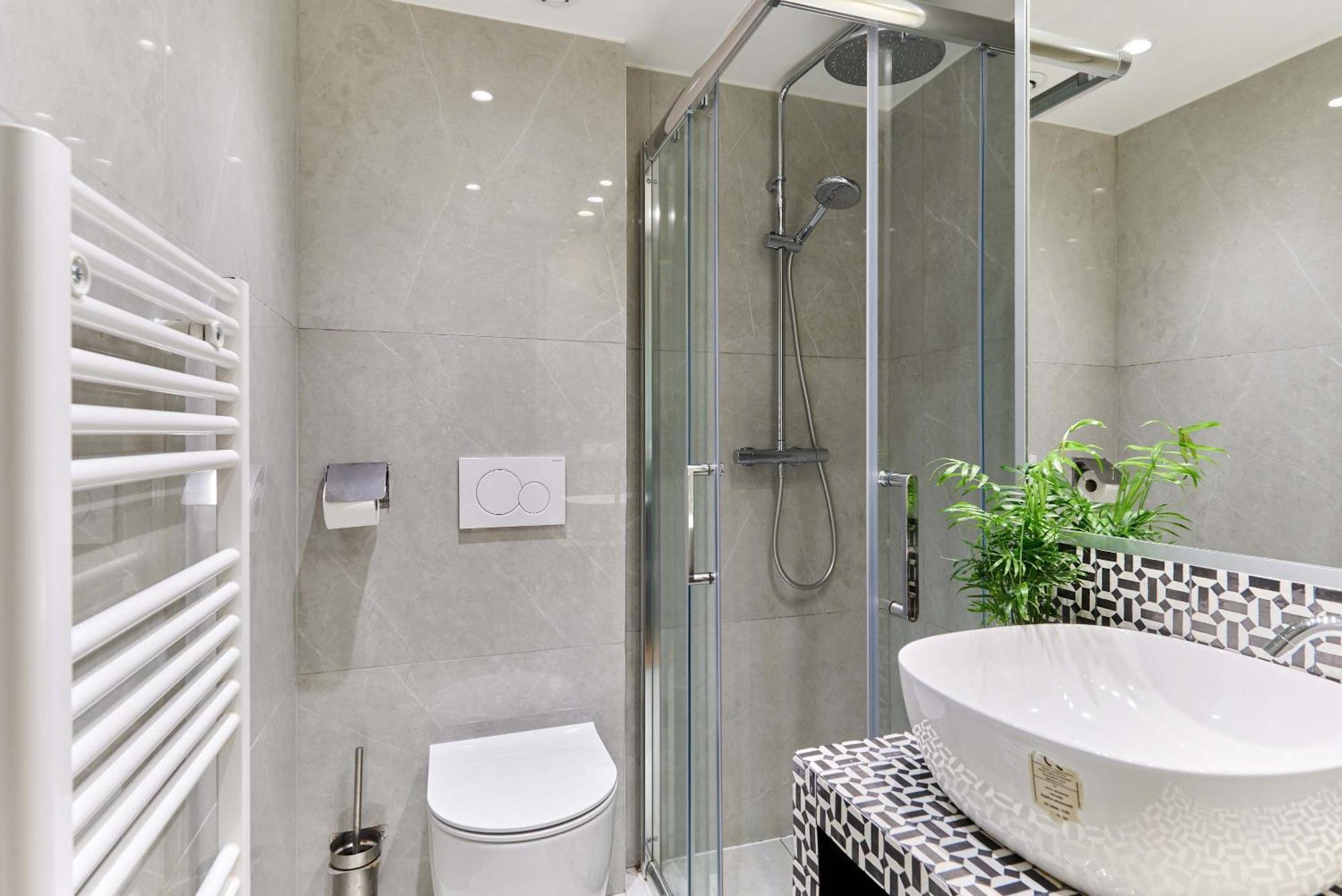 Center Of By Prestige Paris