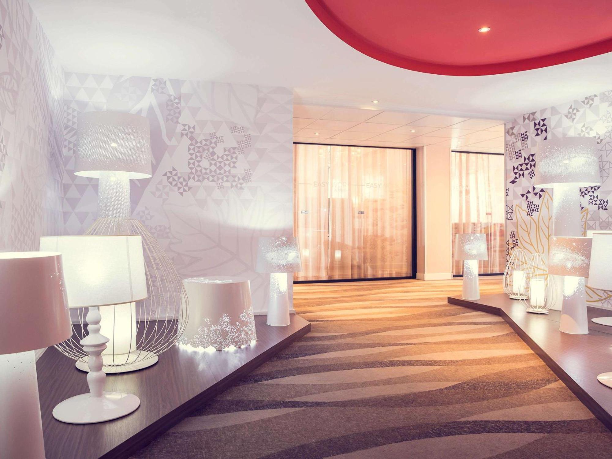 Hotel Mercure Montmartre Sacré Coeur 4*